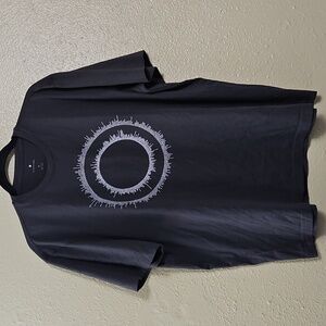 Apple XL Graphic T-Shirt Gray Unisex Our Soul is Our People Store Locations